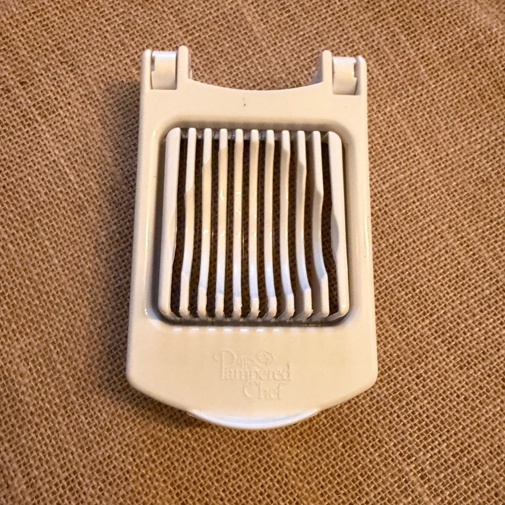 Pampered Chef White Kitchen Slicer
